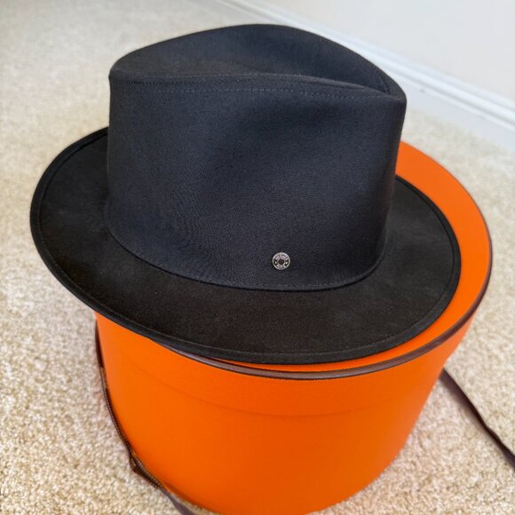 Hermès Fedora Clou de Selle – Black Cotton-Viscose, Original Box  & Ribbon - Picture 1 of 10